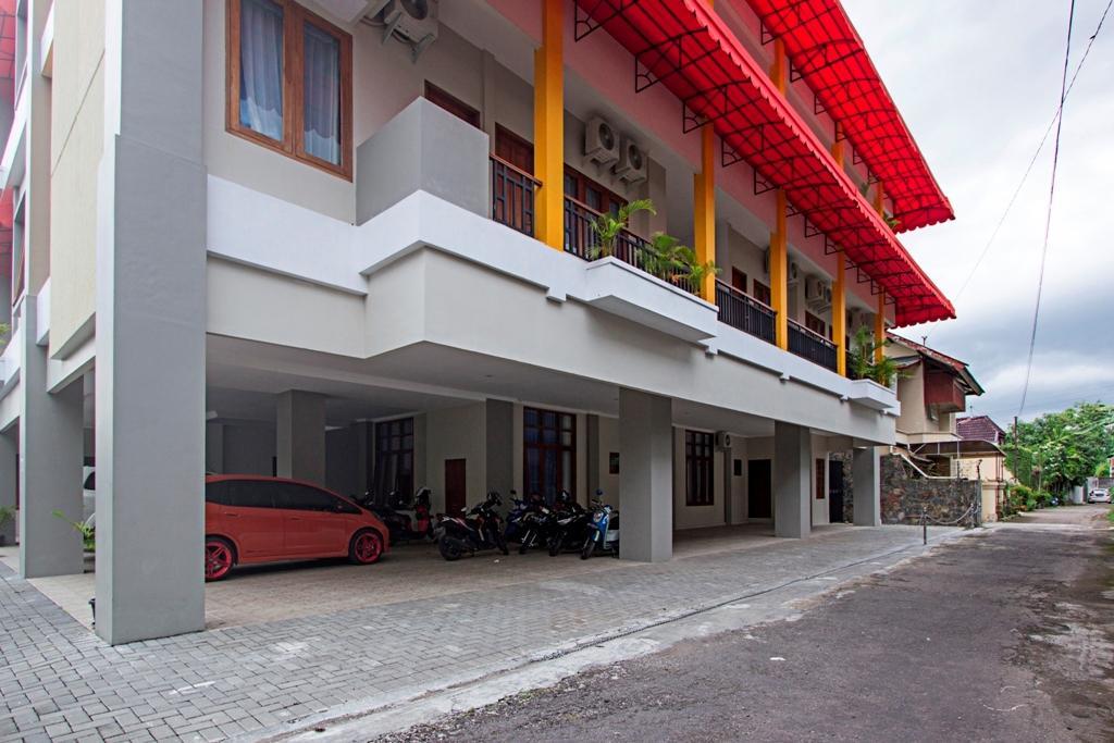Reddoorz @ Plemburan Hotell Sleman  Exteriör bild
